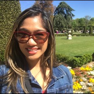 Meet your Posher, Desiree